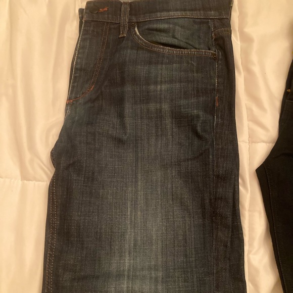 2 Pairs of Joe’s Jeans Blue & Dark Blue In Great Condition Size 34 x 34 - Picture 2 of 8